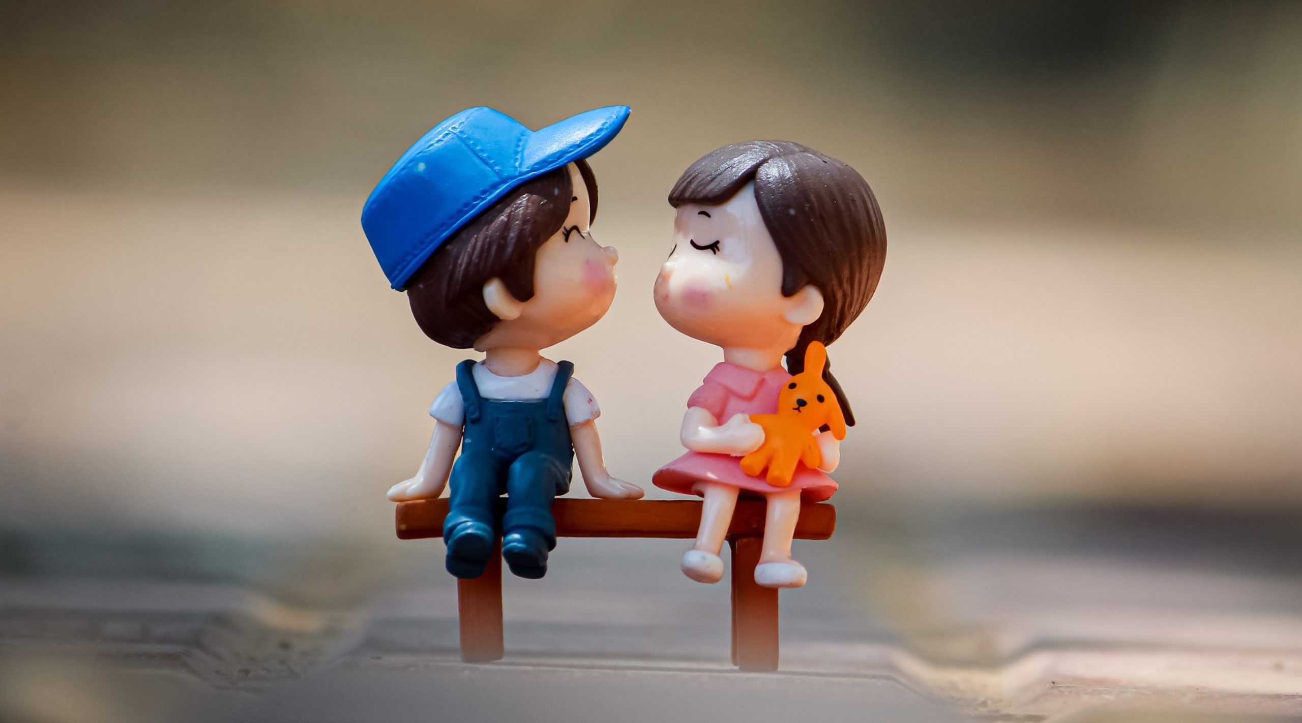 couple figurine